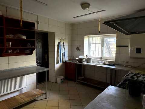 комерційна за адресою Степана Бандери вул., 67