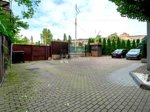 комерційна за адресою Жилянська вул., 97