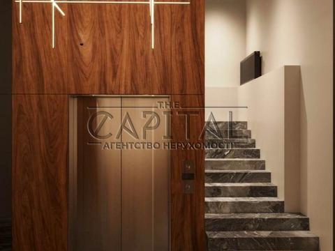 комерційна за адресою Докучаєвська вул., 25