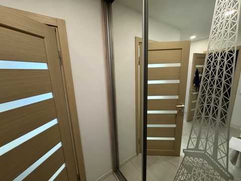 квартира за адресою Білогірська вул., 18