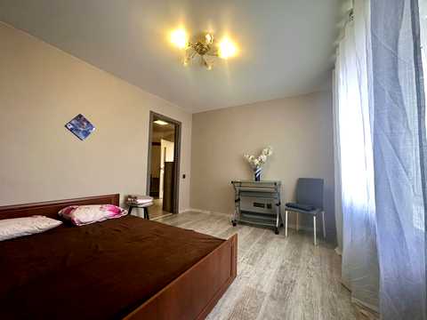 квартира за адресою Євгена Чикаленка вул., 76б