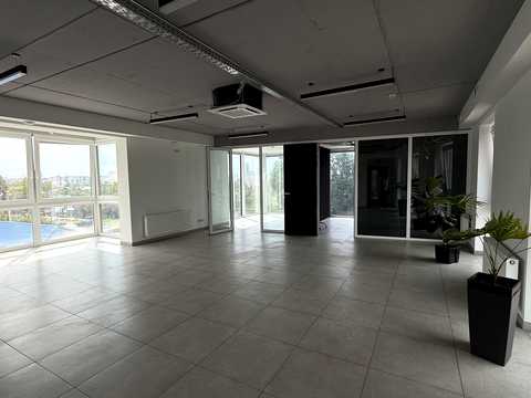 комерційна за адресою Зелена вул., 251