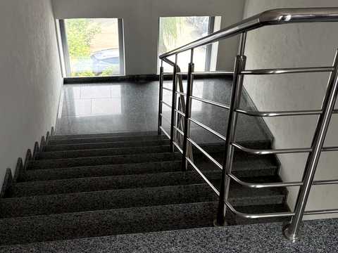 комерційна за адресою Зелена вул., 251