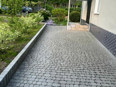 1873888209777674