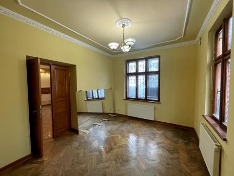 комерційна за адресою Львів, Клепарівська вул., 21