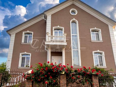 будинок за адресою смт. Козин, Центральна вул.