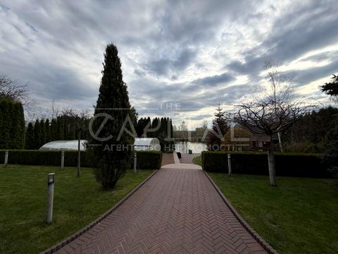 будинок за адресою смт. Козин, Центральна вул.