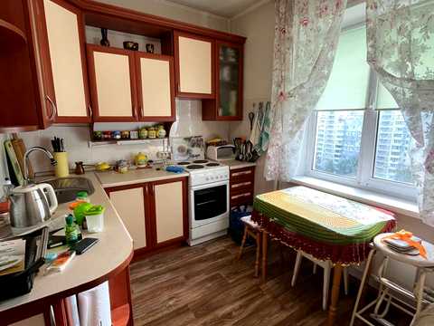 квартира за адресою Ревуцького вул., 7-А