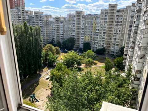 квартира за адресою Ревуцького вул., 7-А