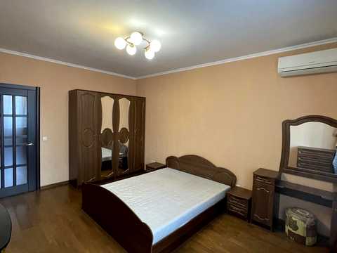 квартира за адресою Бориса Гмирі вул., 2