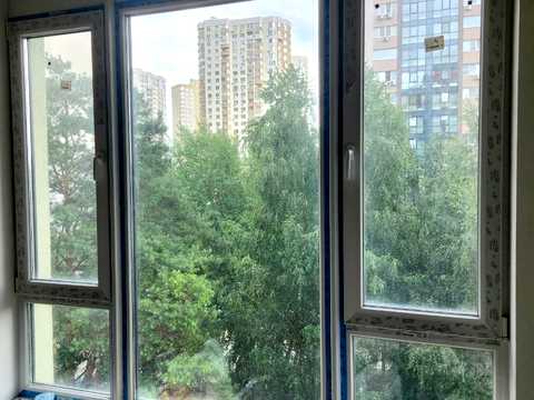 комерційна за адресою Верховинна вул., 37