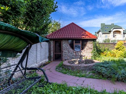 будинок за адресою с. Петропавлівська Борщагівка, травнева, 3