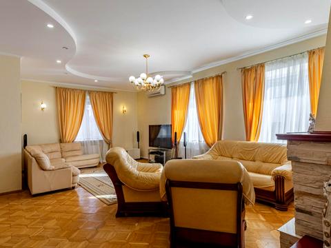 будинок за адресою с. Петропавлівська Борщагівка, травнева, 3