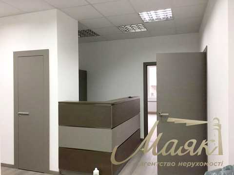 комерційна за адресою Кловський узвіз, 7