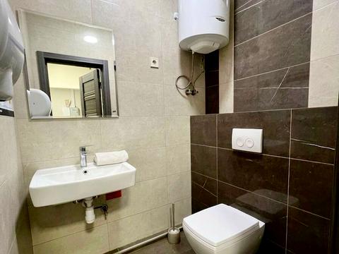 комерційна за адресою Петра Калнишевського вул., 55