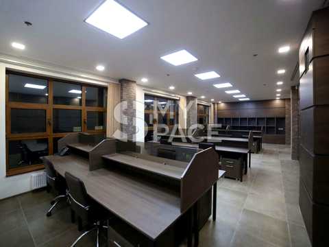 комерційна за адресою Пирогова вул., 2/37б