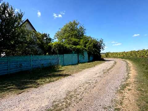 будинок за адресою с. Озерна, Вишнева, 26