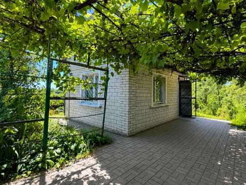 будинок за адресою с. Озерна, Вишнева, 26