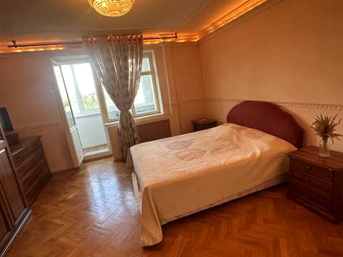 квартира по адресу Феодосийская ул., 4