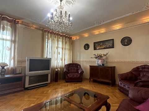 квартира по адресу Феодосийская ул., 4