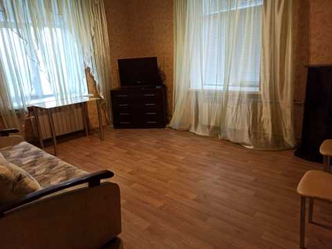 квартира за адресою 128-ї Бригади Тероборони вул. (Курчатова), 4