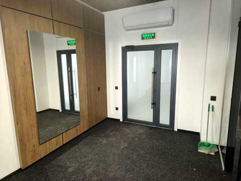 комерційна за адресою Михайла Грушевського вул., 22