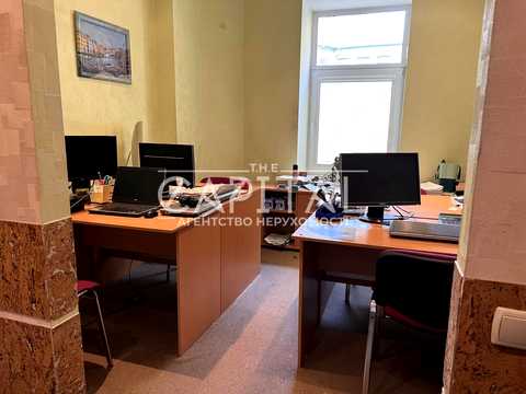 комерційна за адресою Мала Житомирська вул., 18