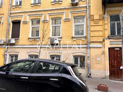комерційна за адресою Мала Житомирська вул., 18