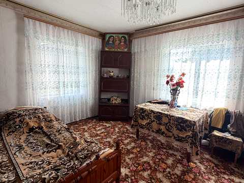 будинок за адресою с. Студениця, Центральна, 8