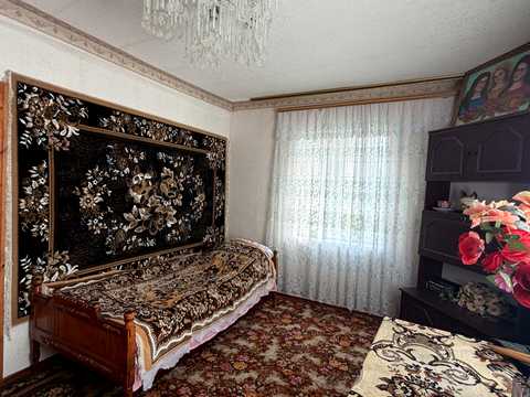 будинок за адресою с. Студениця, Центральна, 8