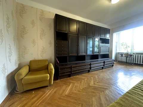 квартира за адресою Академіка Булаховського вул., 28-Б