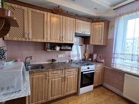 квартира за адресою Івана Миколайчука вул., 18