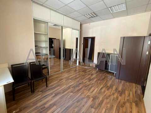 комерційна за адресою Павлівська вул., 29Б