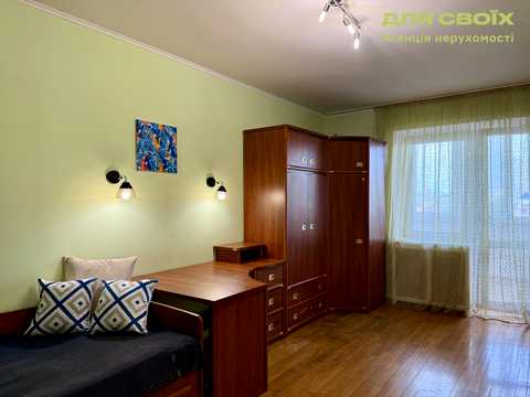 квартира по адресу Ревуцкого ул., 5