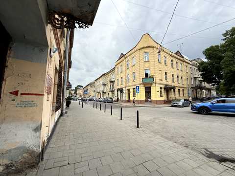 комерційна за адресою Джерельна вул., 32