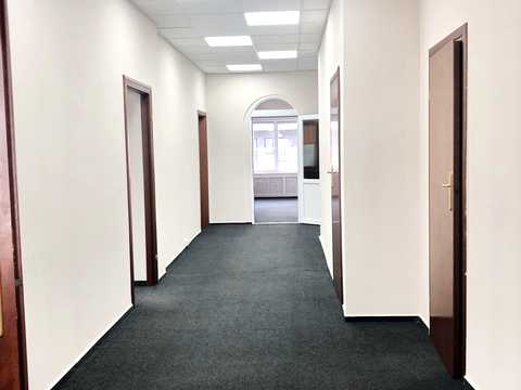 комерційна за адресою Болсуновська вул. (Сергія Струтинського), 8