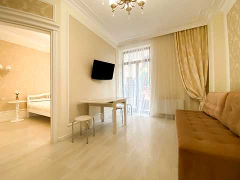 квартира по адресу Французский бульв., 13а
