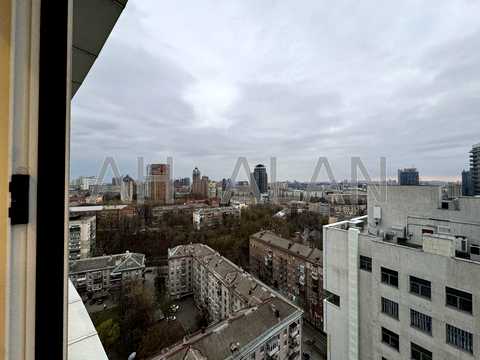коммерческая по адресу Кловский спуск, 7А