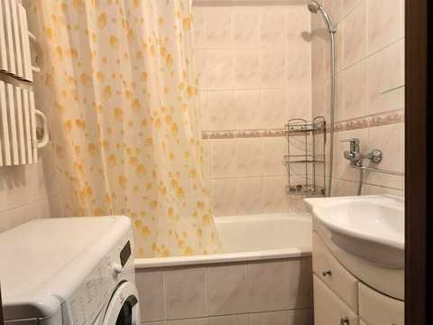 квартира за адресою Андрія Мельника вул., 12