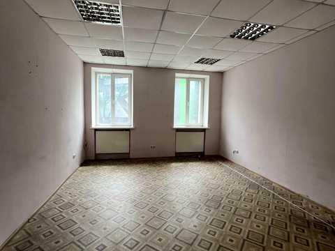 комерційна за адресою Жилянська вул., 148