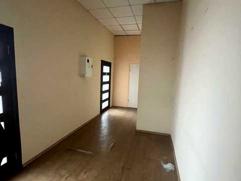 комерційна за адресою Жилянська вул., 148
