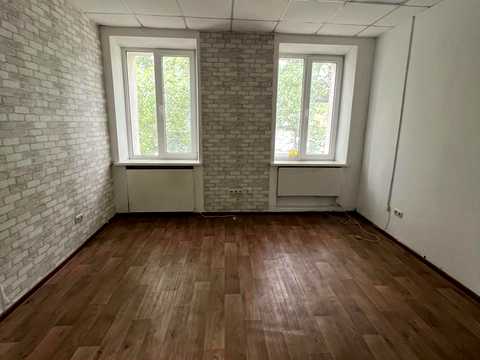 комерційна за адресою Жилянська вул., 148