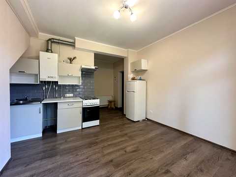квартира за адресою Церковна вул., 8