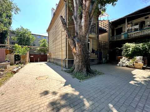 квартира за адресою Церковна вул., 8