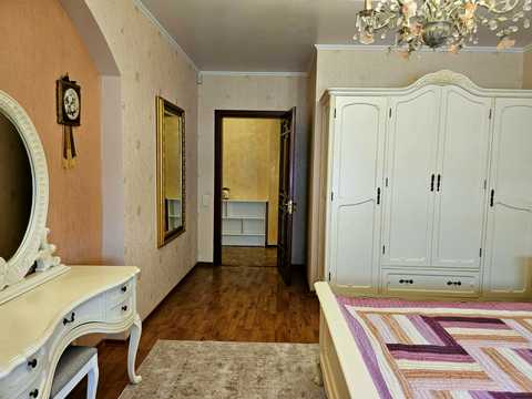 квартира за адресою Раїси Окіпної вул., 4-А