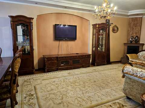 квартира за адресою Раїси Окіпної вул., 4-А