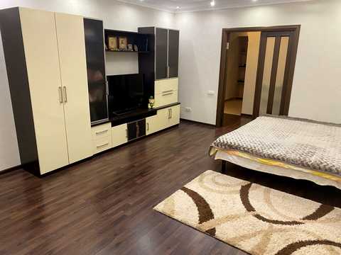 квартира за адресою Зодчих вул., 32