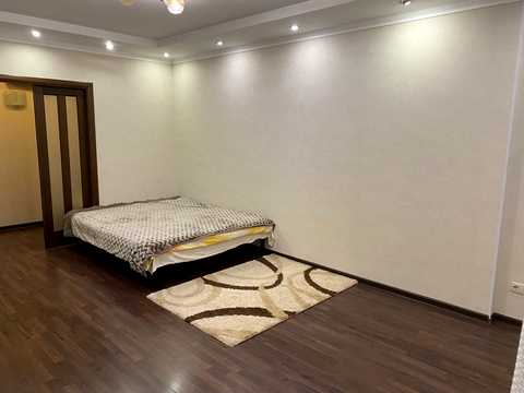 квартира за адресою Зодчих вул., 32