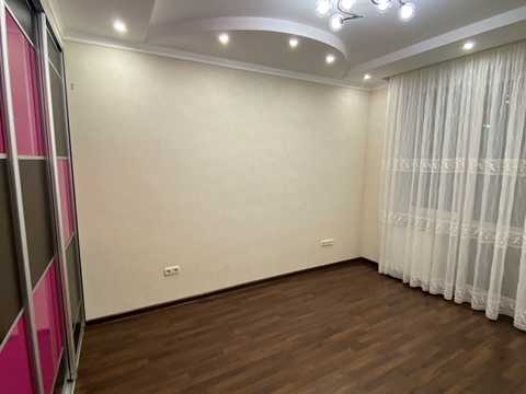 квартира за адресою Зодчих вул., 32