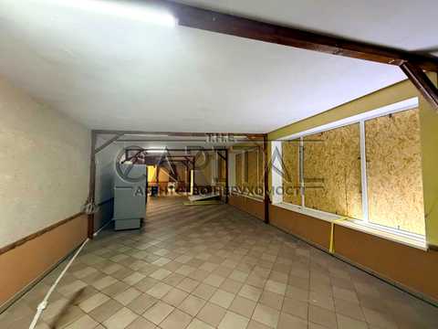 комерційна за адресою Центральна вул., 5
